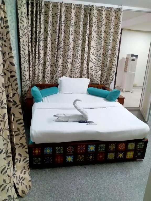 NUAB House-Fortis/MAX/MEDANTA/Paras/HUDA Met Superior Room-Ground Floor 4