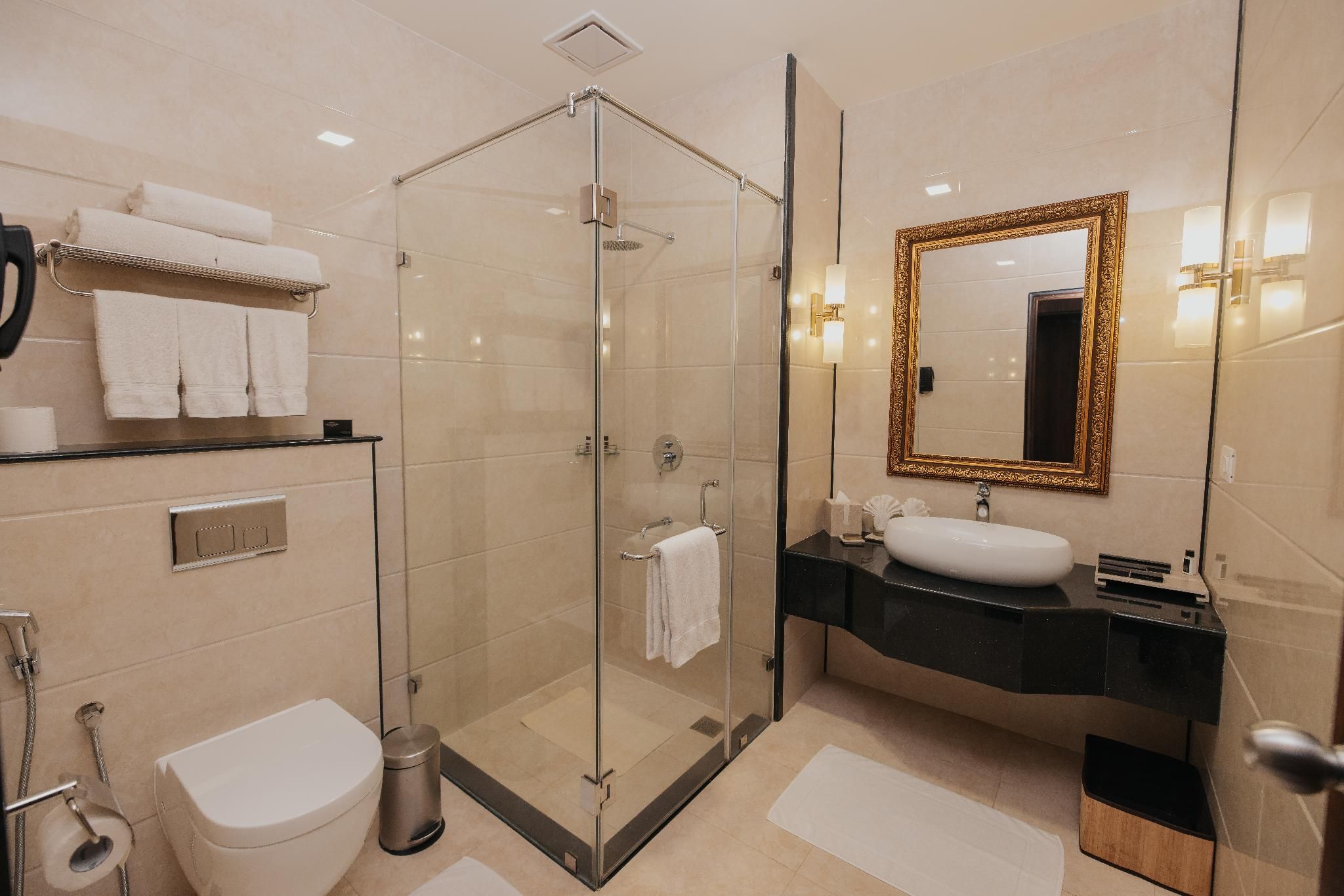 Montrose Golf Resort & Spa Luxury Suite 6