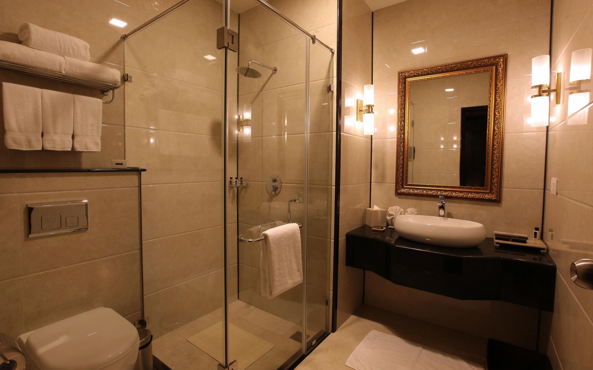 Montrose Golf Resort & Spa Luxury Suite 5