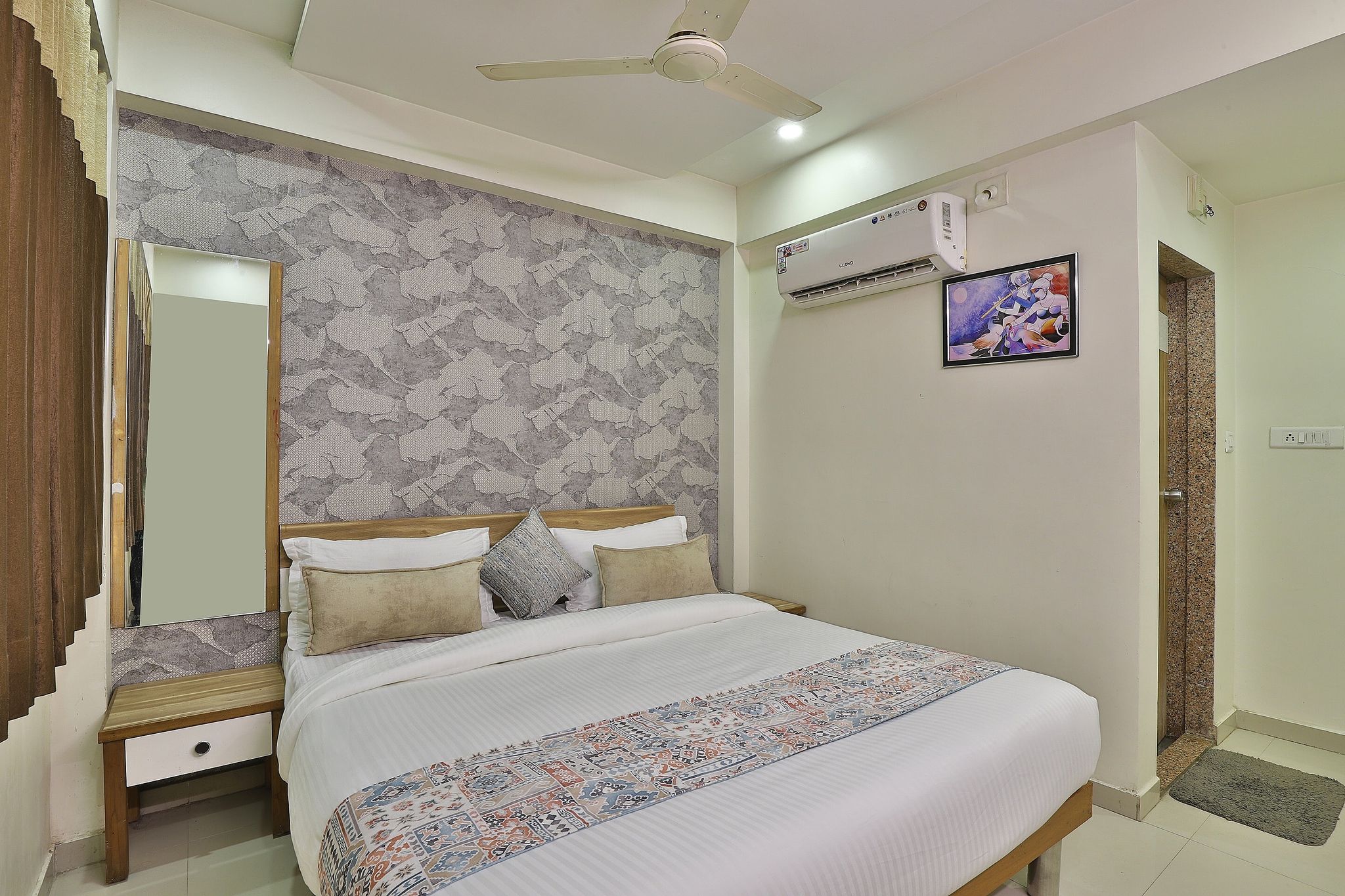 Hotel Red Rose Non AC Room 3