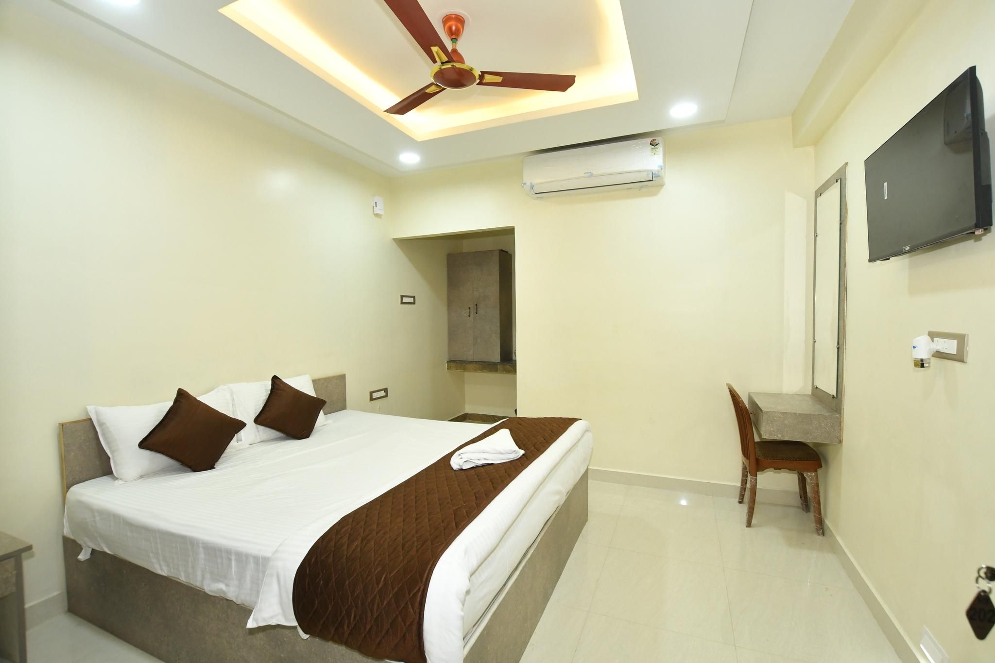 Single Deluxe Room