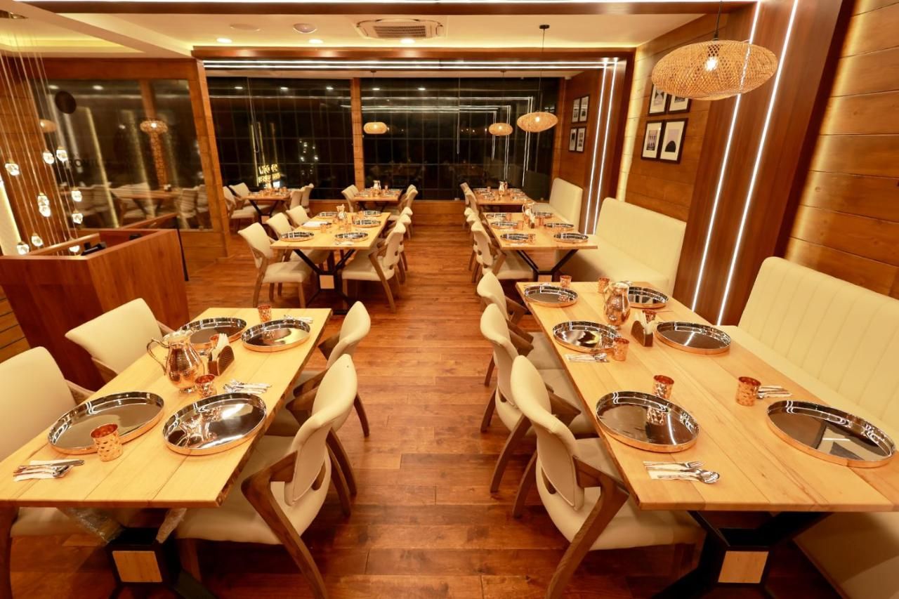 Food & Dining