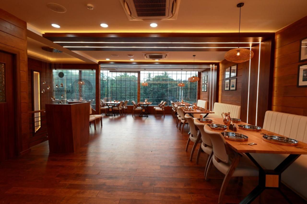 Food & Dining