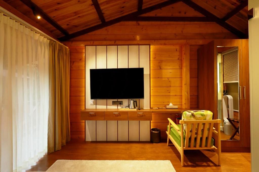 Wooden ECR Sea Resort Deluxe Room 4
