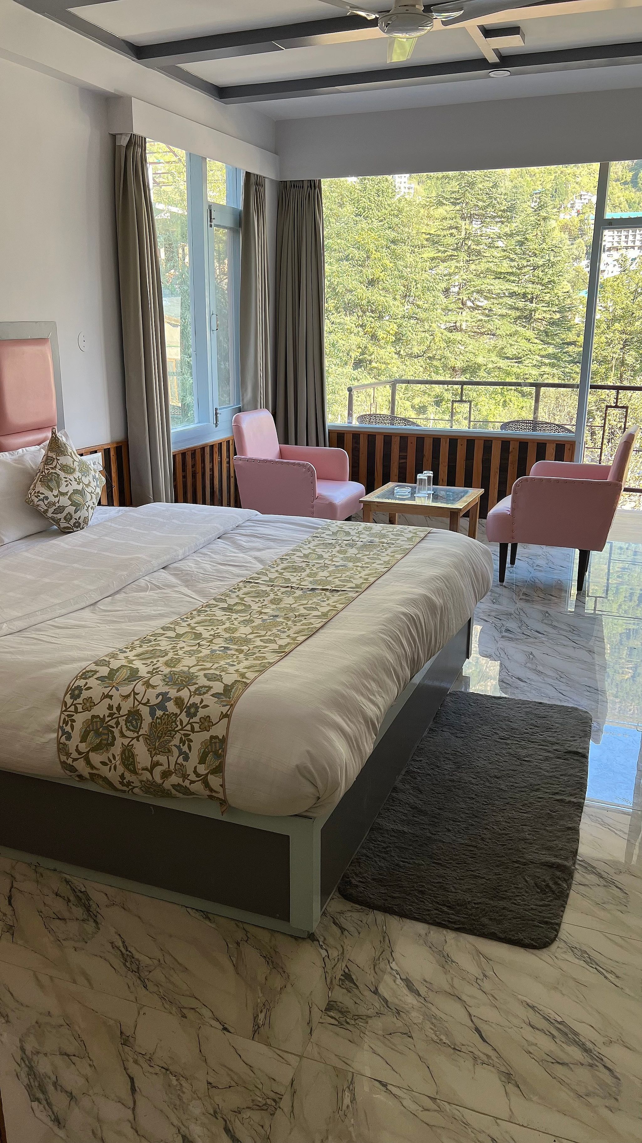 Premium Room with Balcony Mountain View