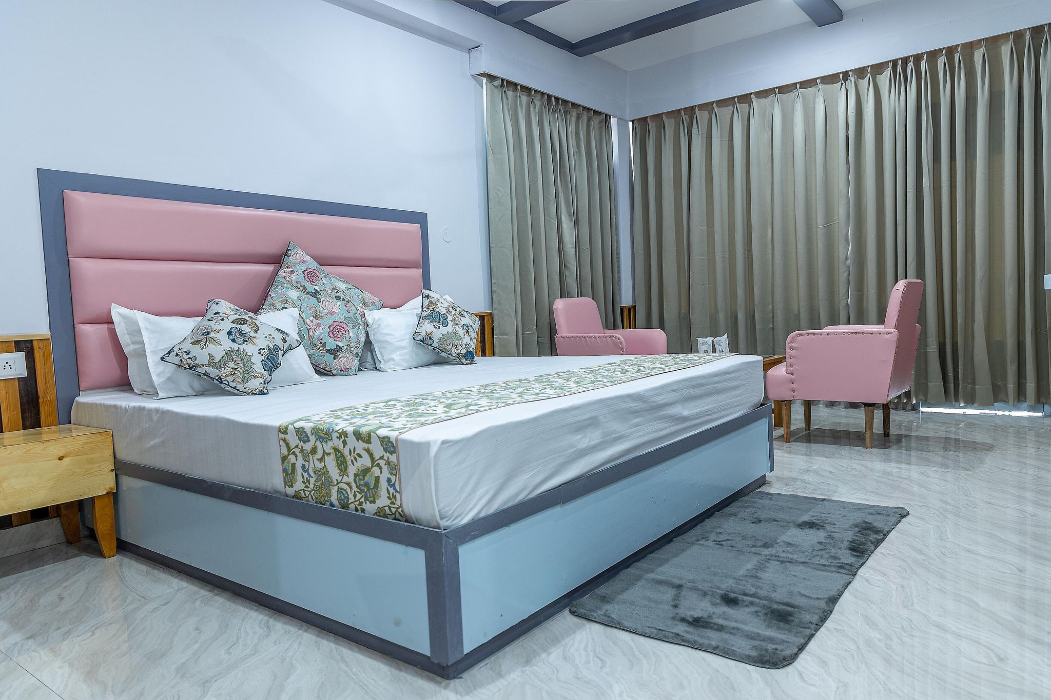 Premium Room with Balcony Mountain View