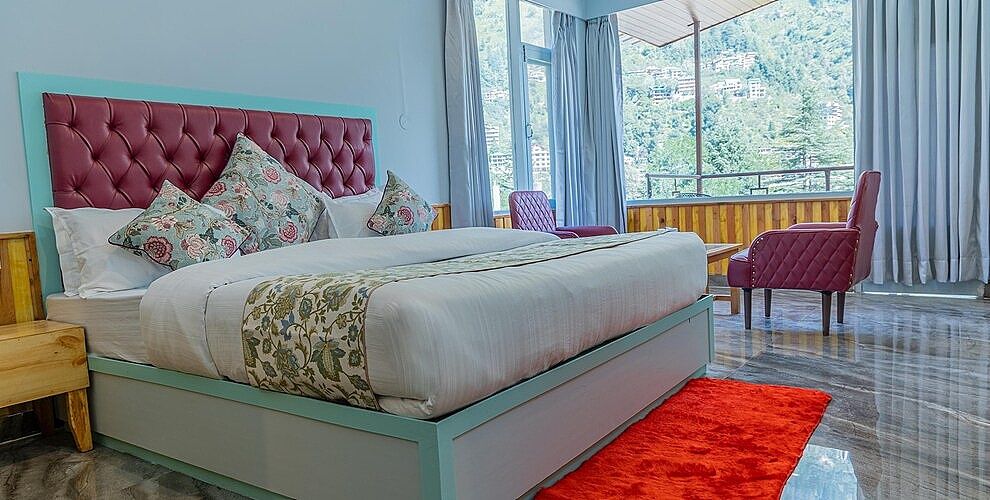 Premium Room with Balcony Mountain View