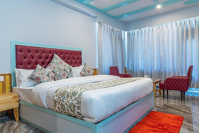 Premium Room with Balcony Mountain View