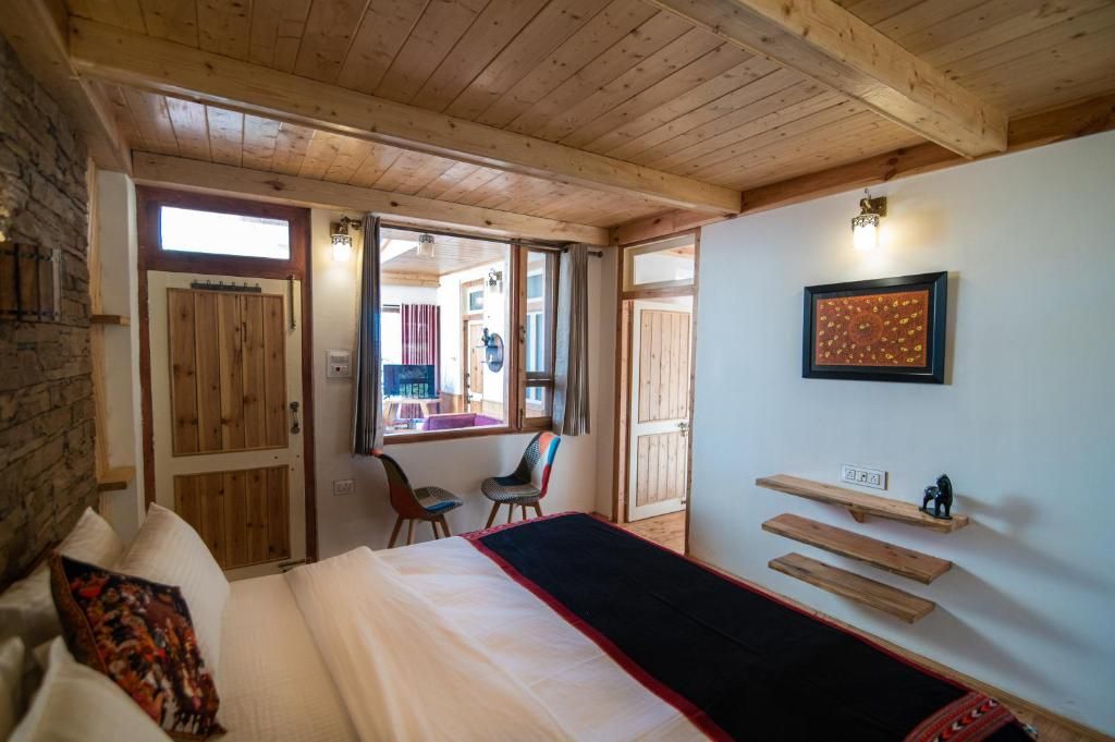 Theog 2BHK Loft
