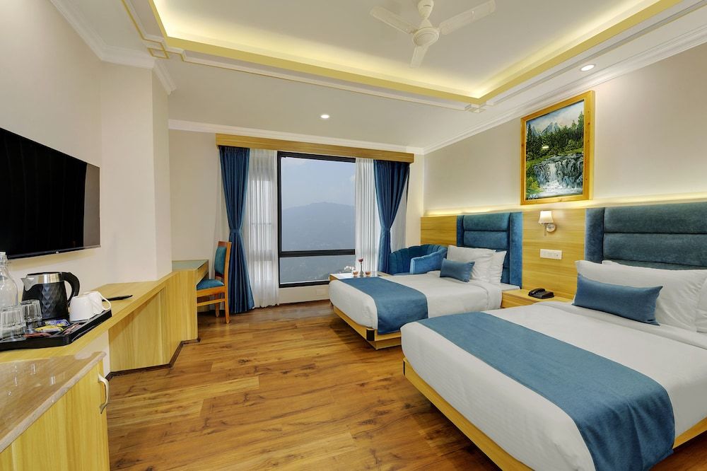 Yashshree Sikkim Blossom 600 meters from MG Marg Deluxe Room 2