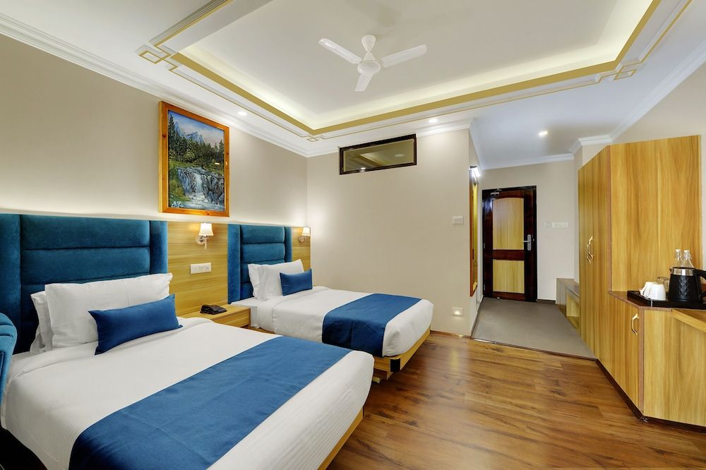 Yashshree Sikkim Blossom 600 meters from MG Marg Deluxe Room 3