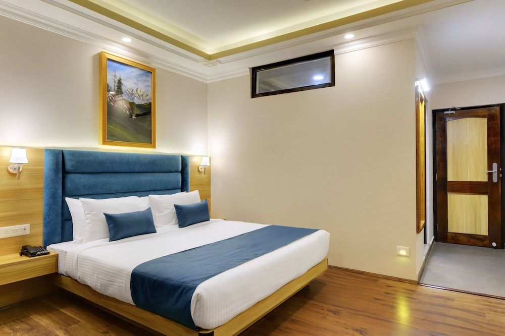 Yashshree Sikkim Blossom 600 meters from MG Marg Deluxe Room 4