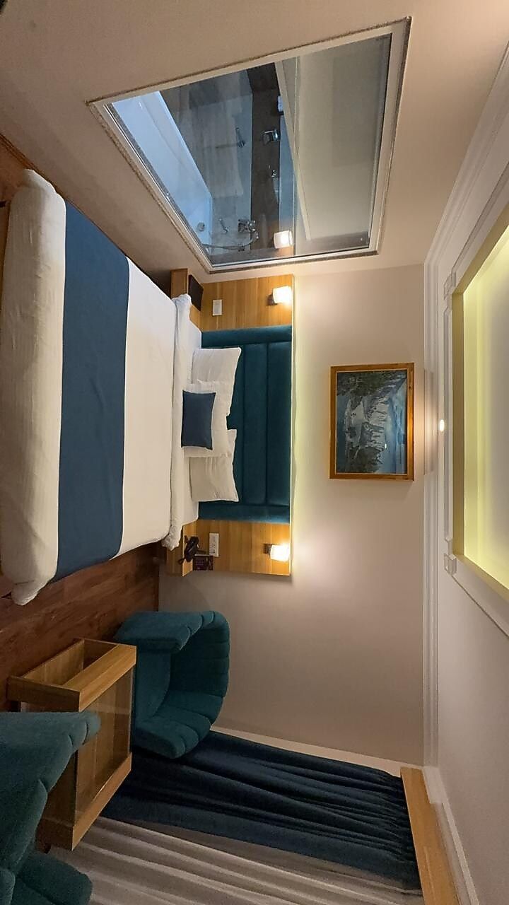 Yashshree Sikkim Blossom 600 meters from MG Marg Deluxe Room 2