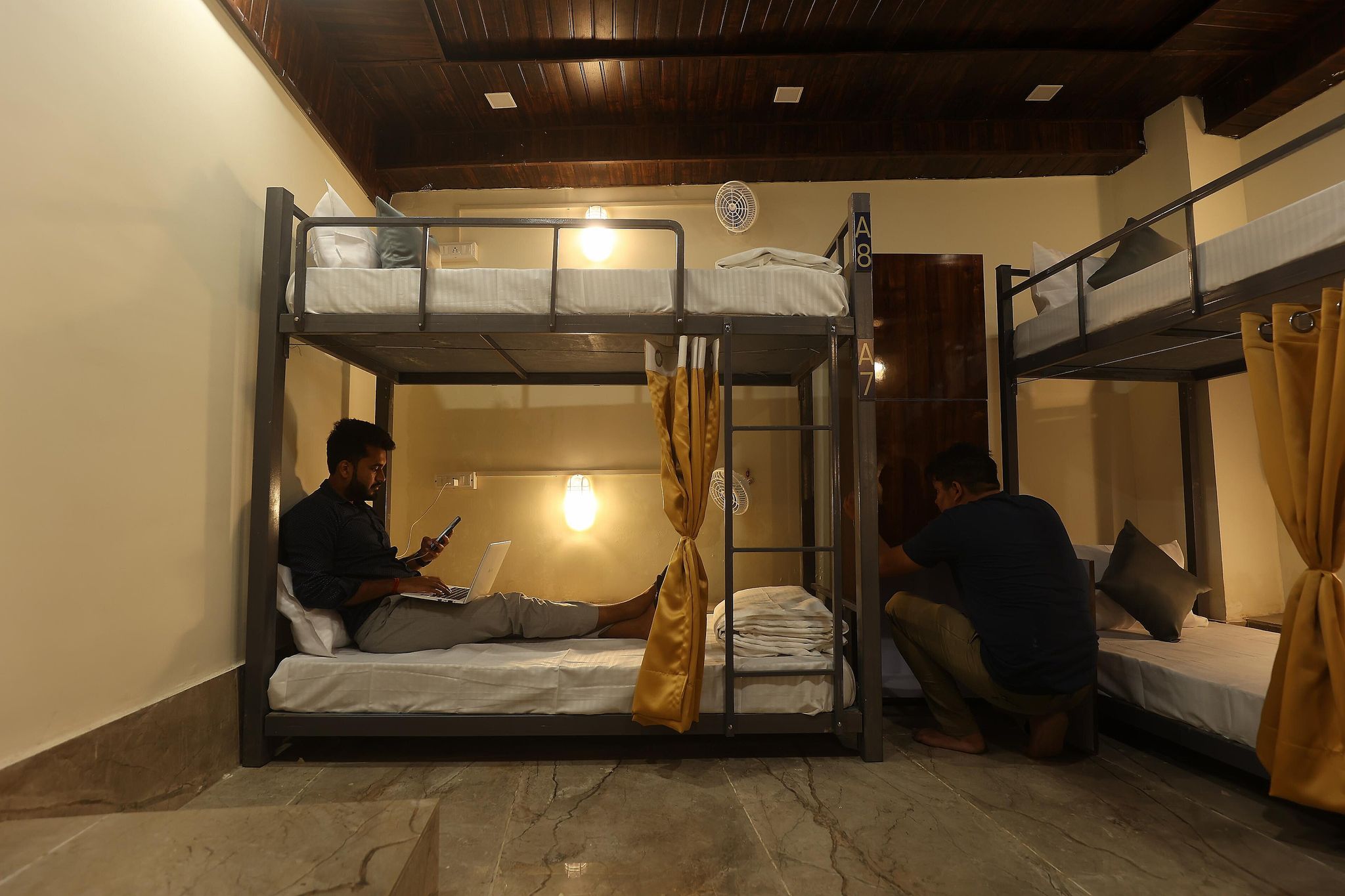 10-Bed Mixed Dormitory Room