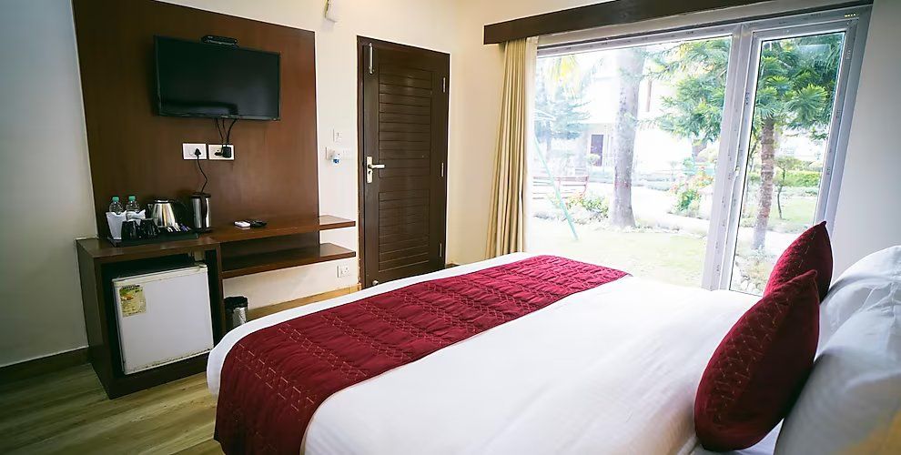 Mango Bloom River Resort By Excel Hotels & Resorts The Pine Room 4