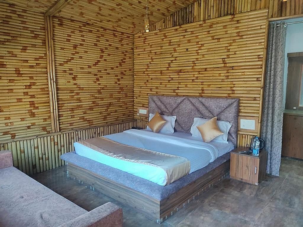 HOA Resorts - Mountain View with Infinity Pool Bamboo Cottages Ac