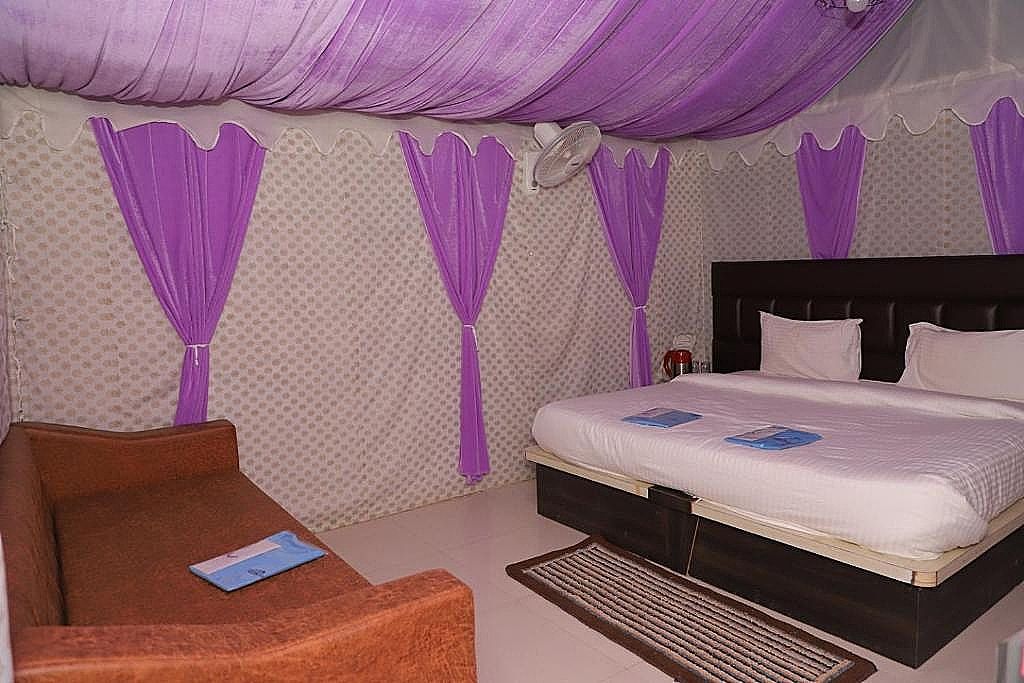 HOA Resorts - Mountain View with Infinity Pool Swiss Cottage Ac