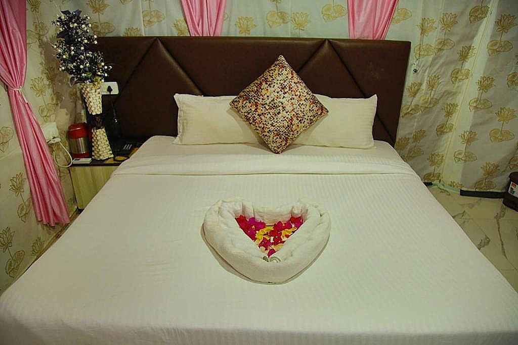 HOA Resorts - Mountain View with Infinity Pool Swiss Cottage Ac 3