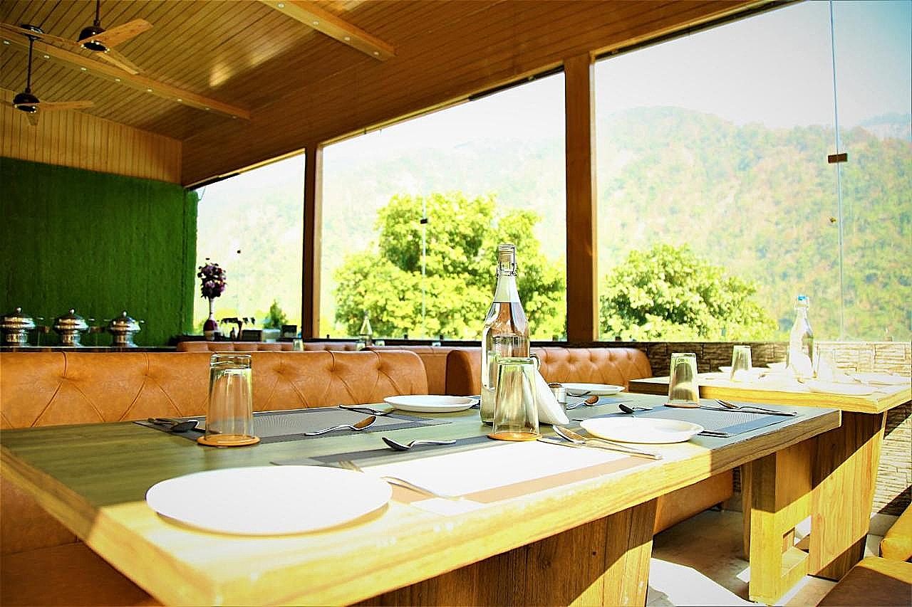 Food & Dining