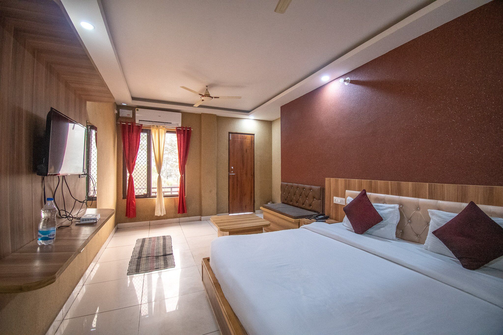 Hut Room with 2 Single Beds