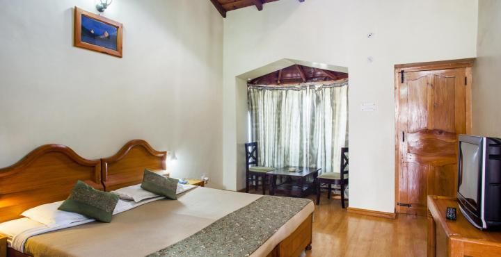 Kausani Best Inn Deluxe Room  9