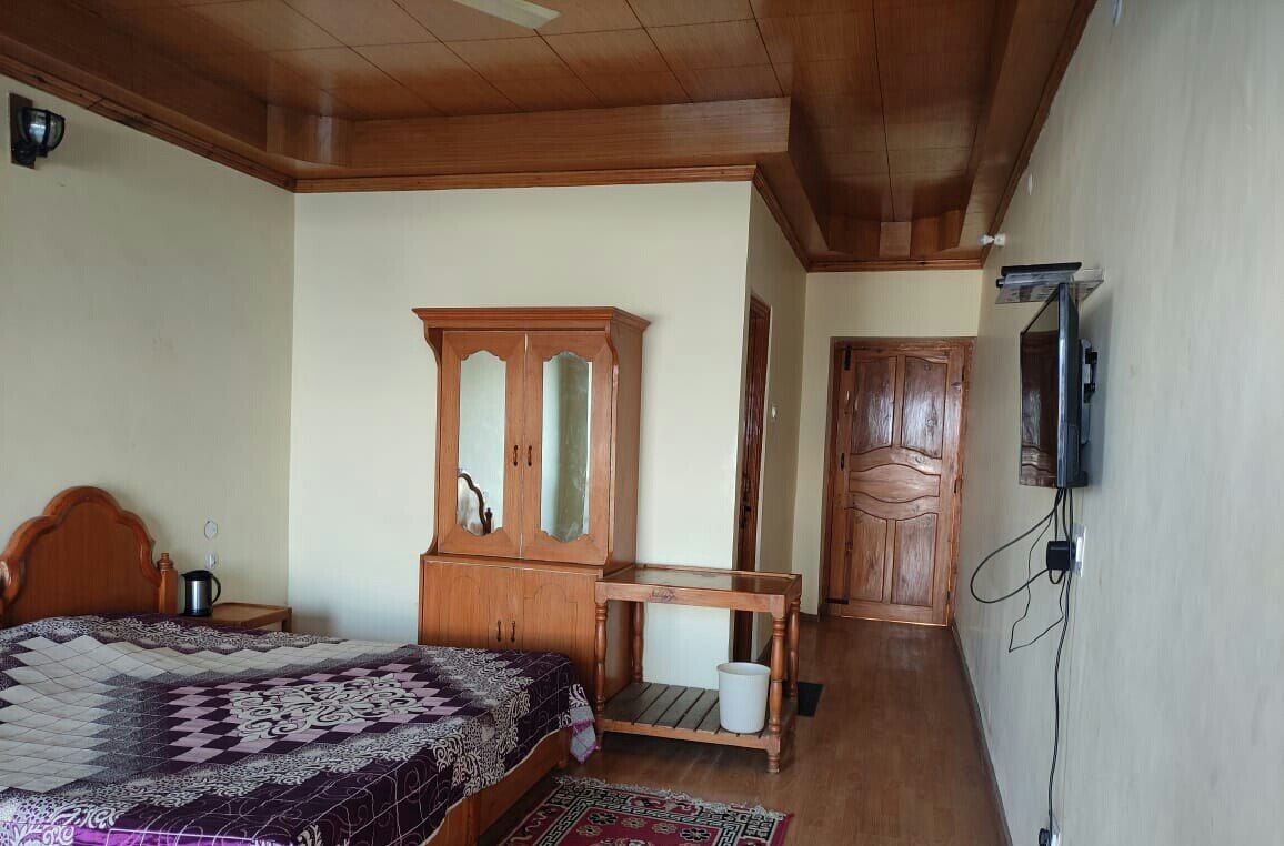 Kausani Best Inn Deluxe Room  4