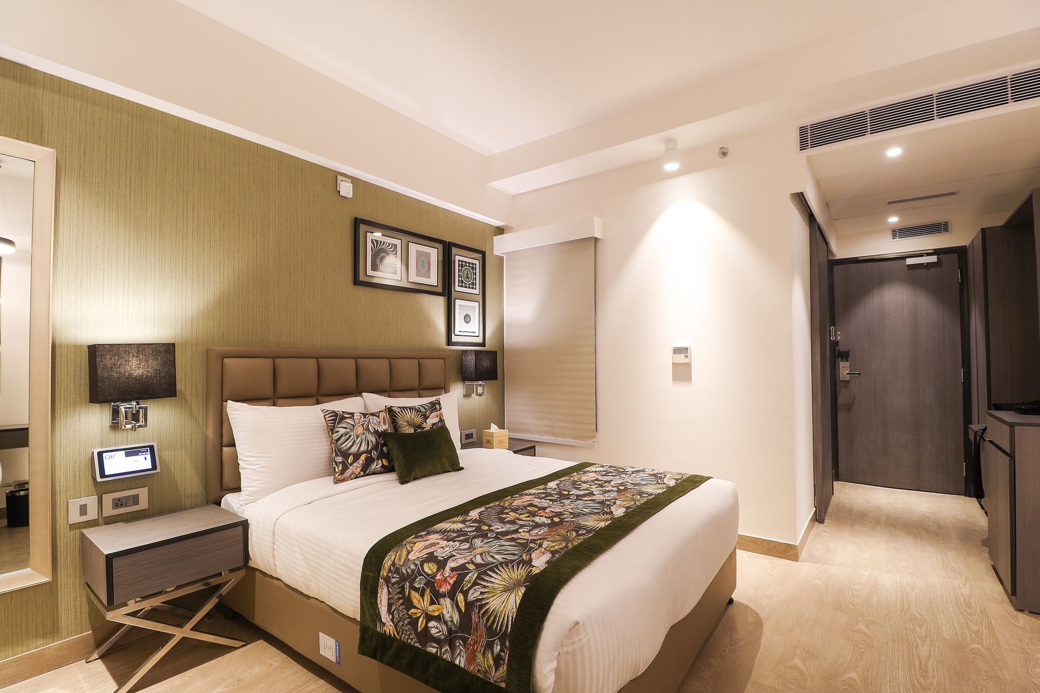AIR by Ahuja Residency Deluxe Room 4