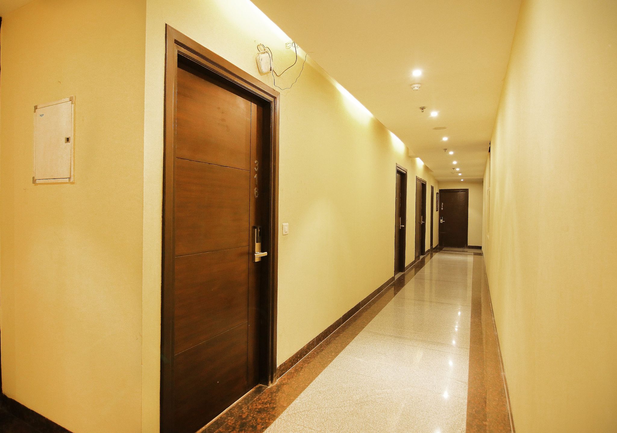 undefined Hotel Billion 4