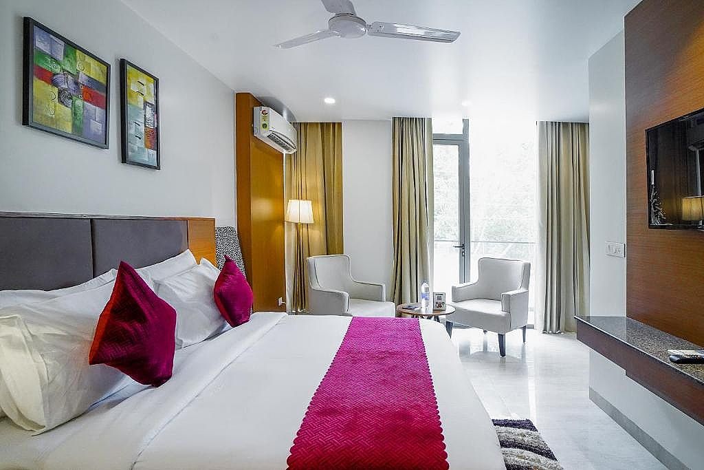 Saltstayz Select - Unitech Cyber Park Day Use Room, Stay is valid for 6 hours between 1000 Hrs to 1700 Hrs