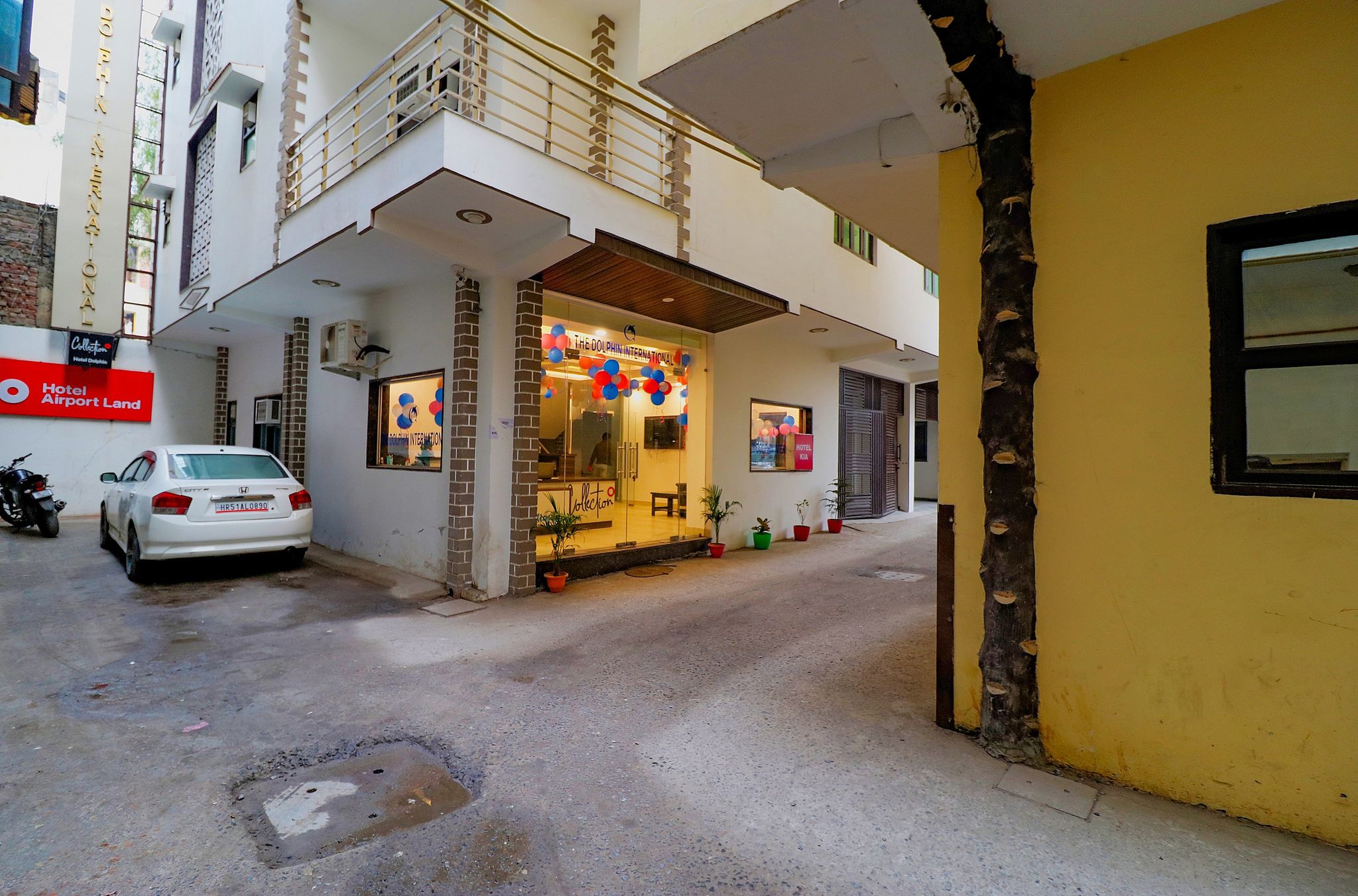undefined Hotel Dolphin International 7