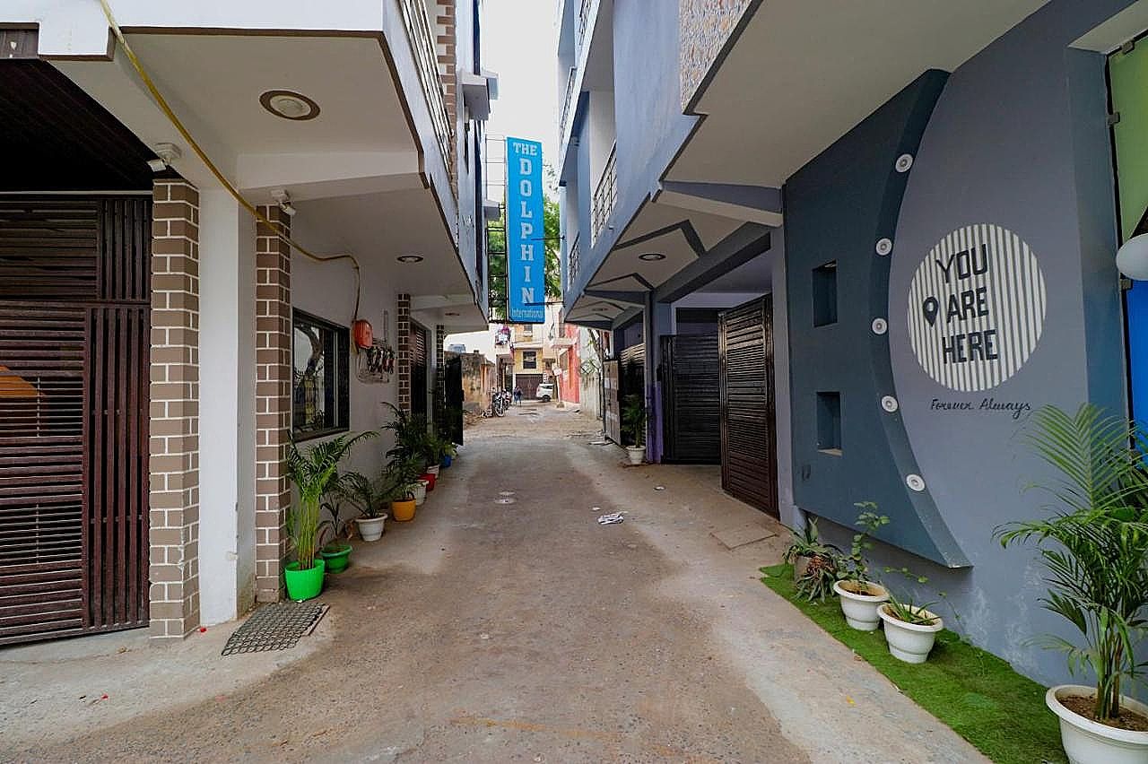 undefined Hotel Dolphin International 8