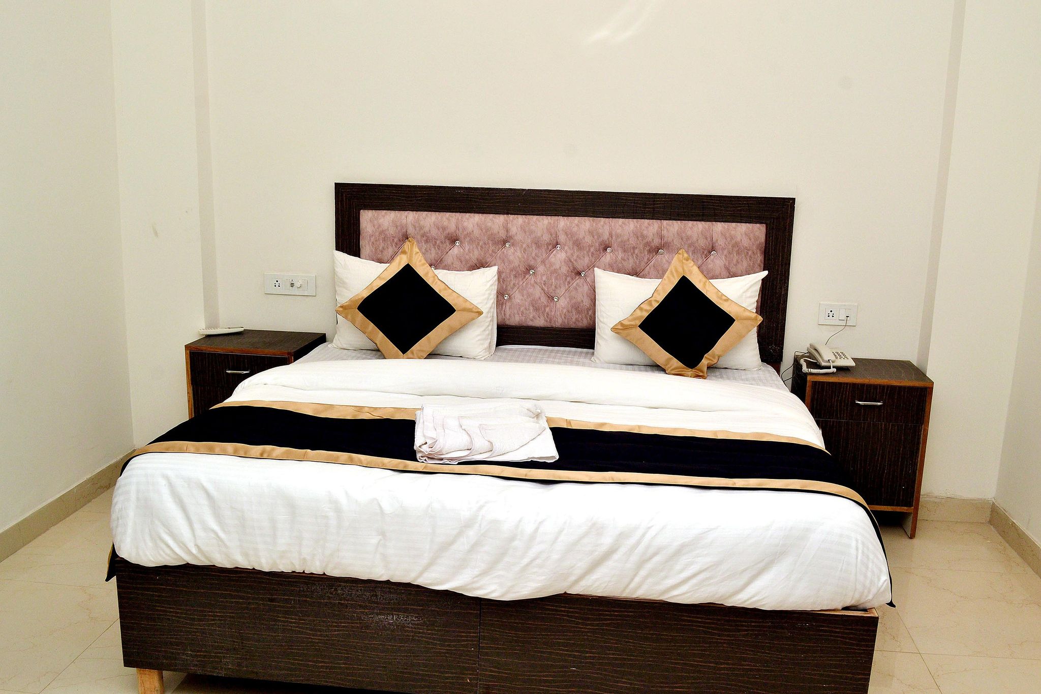undefined Hotel Dolphin International 10