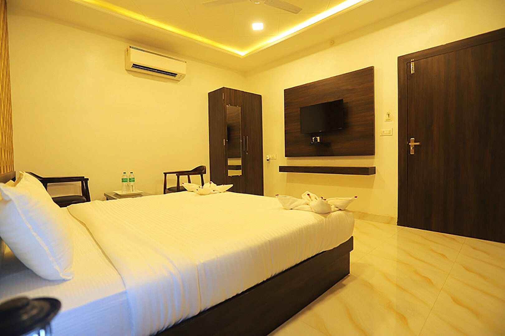 Raha Premium Rooms