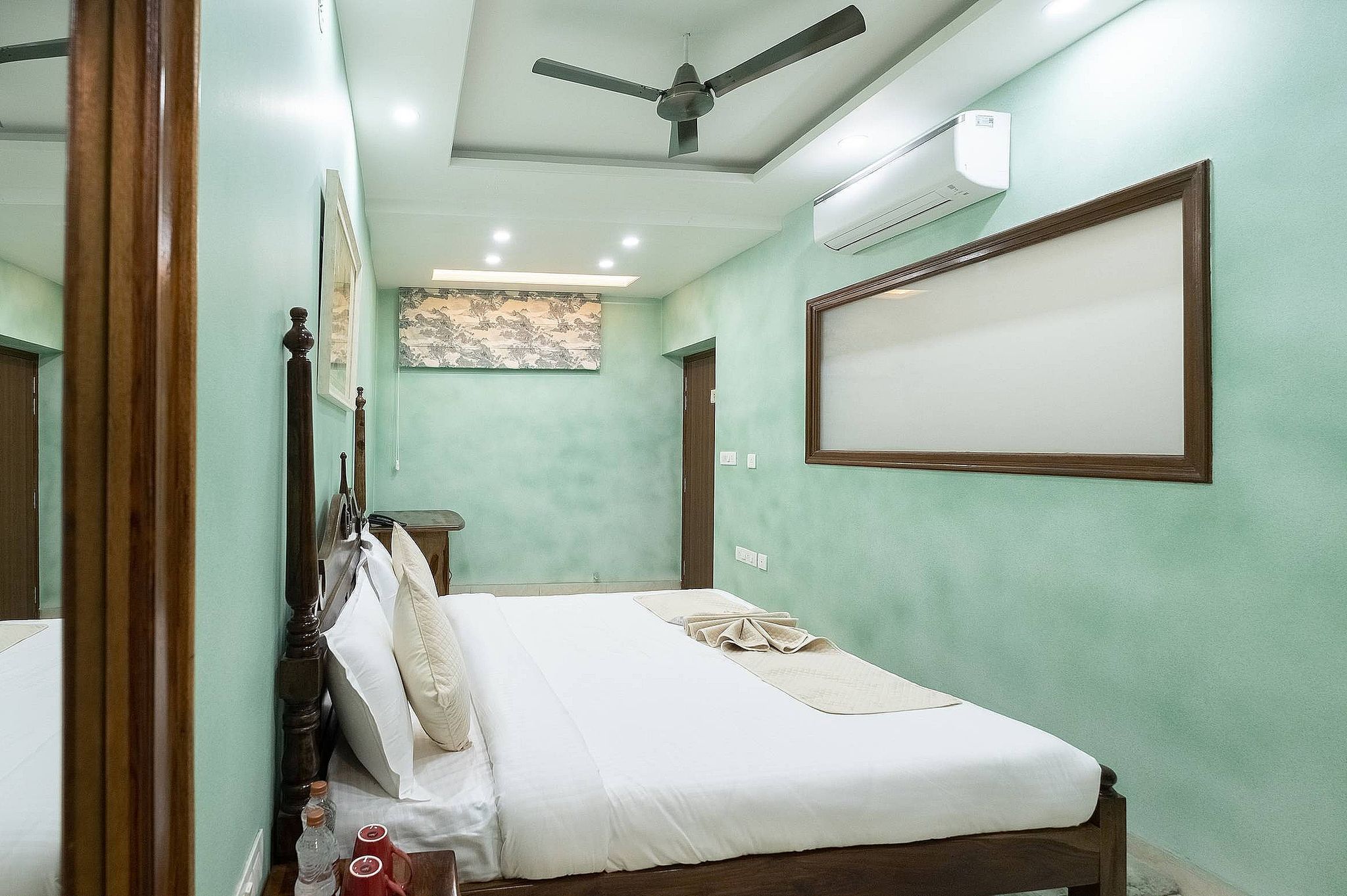 Baari House of Fusion Super Deluxe Room 16