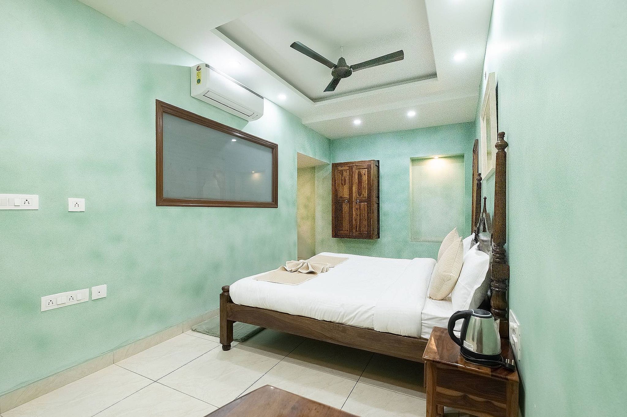 Baari House of Fusion Super Deluxe Room 17