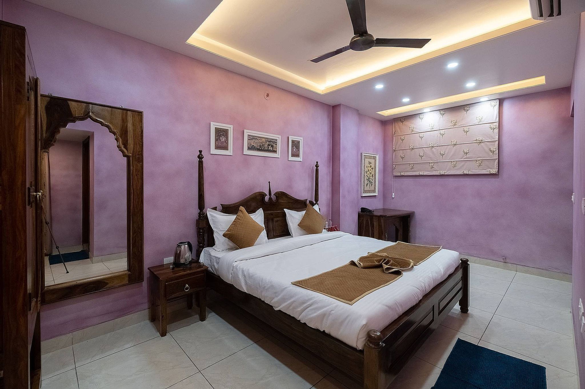 Baari House of Fusion Super Deluxe Room 13