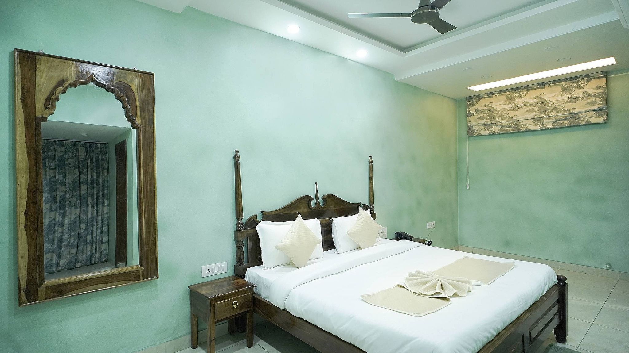 Baari House of Fusion Super Deluxe Room 6