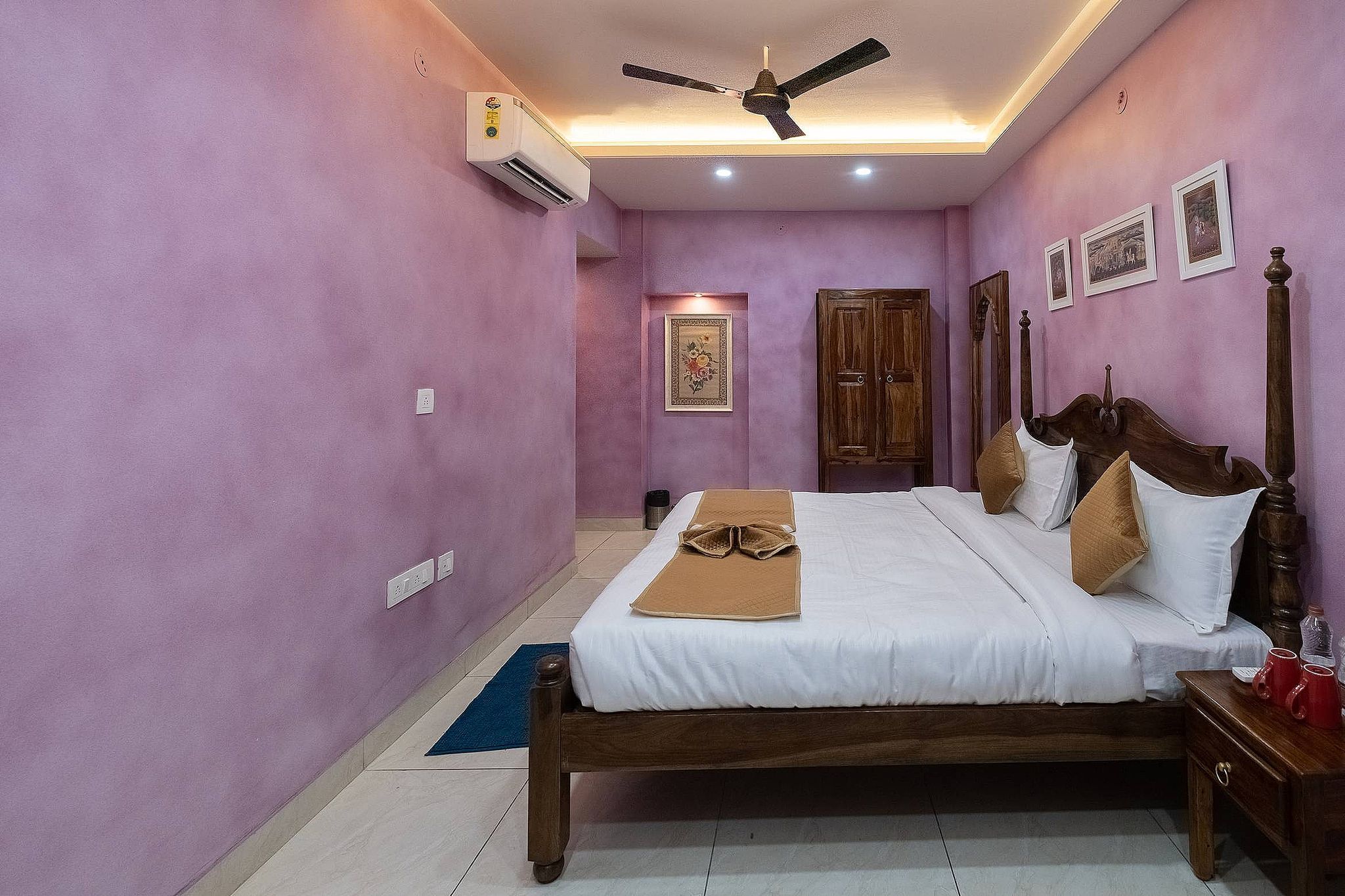 Baari House of Fusion Super Deluxe Room 14