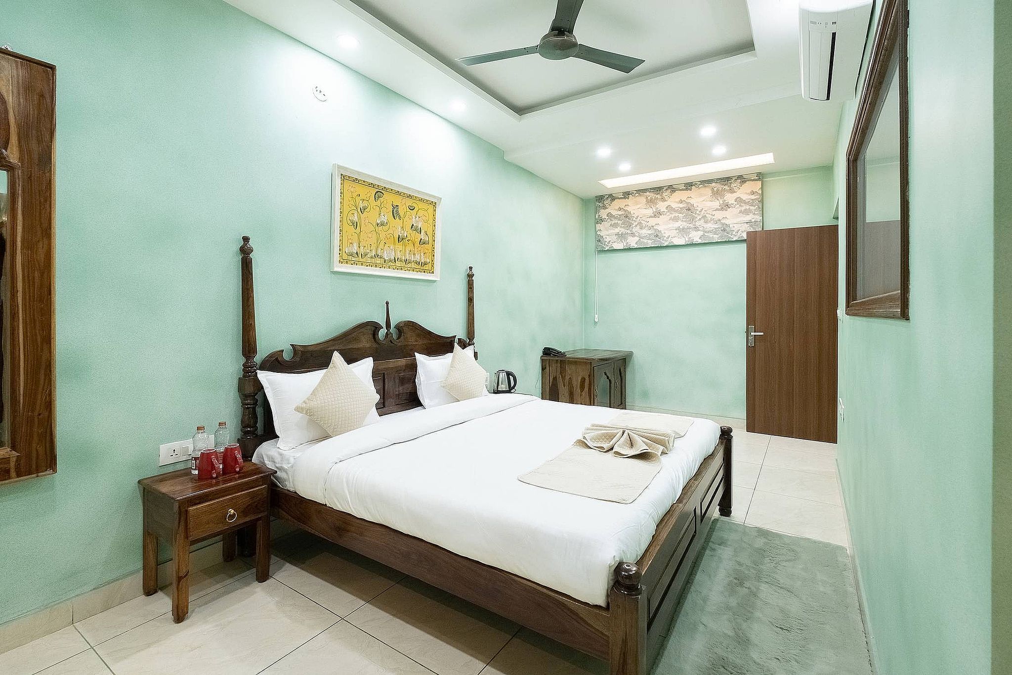 Baari House of Fusion Super Deluxe Room 15