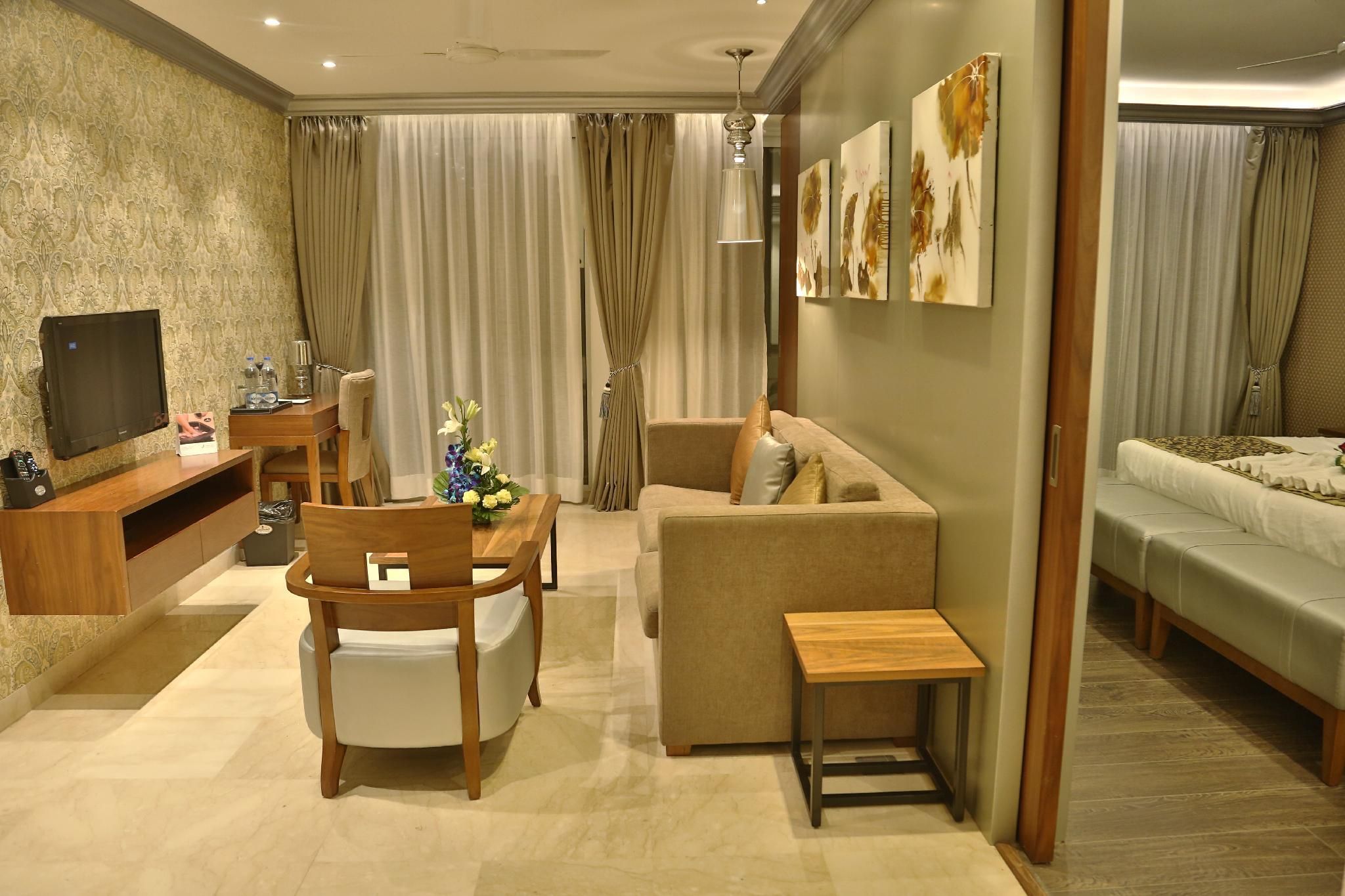 Suite with Lake View