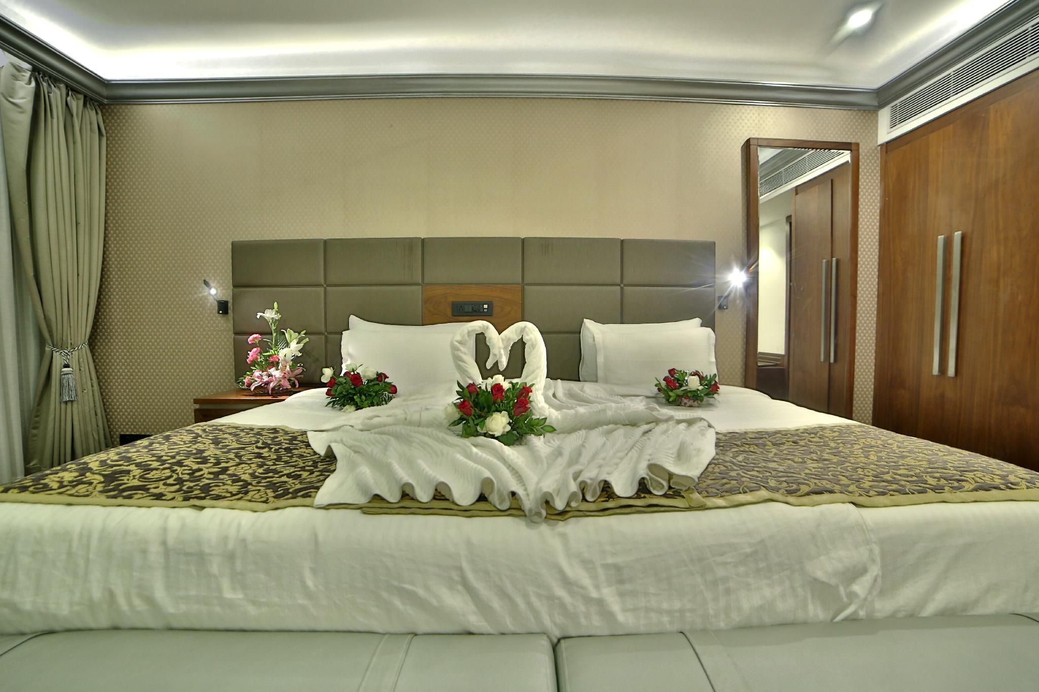 Suite with Lake View