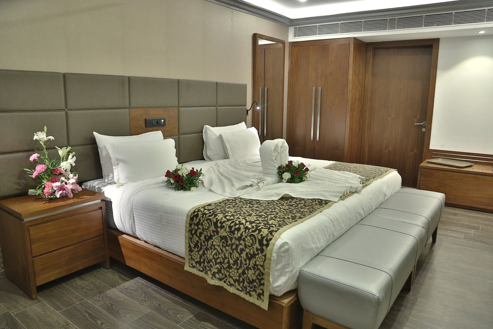 Gold/Silver Suite