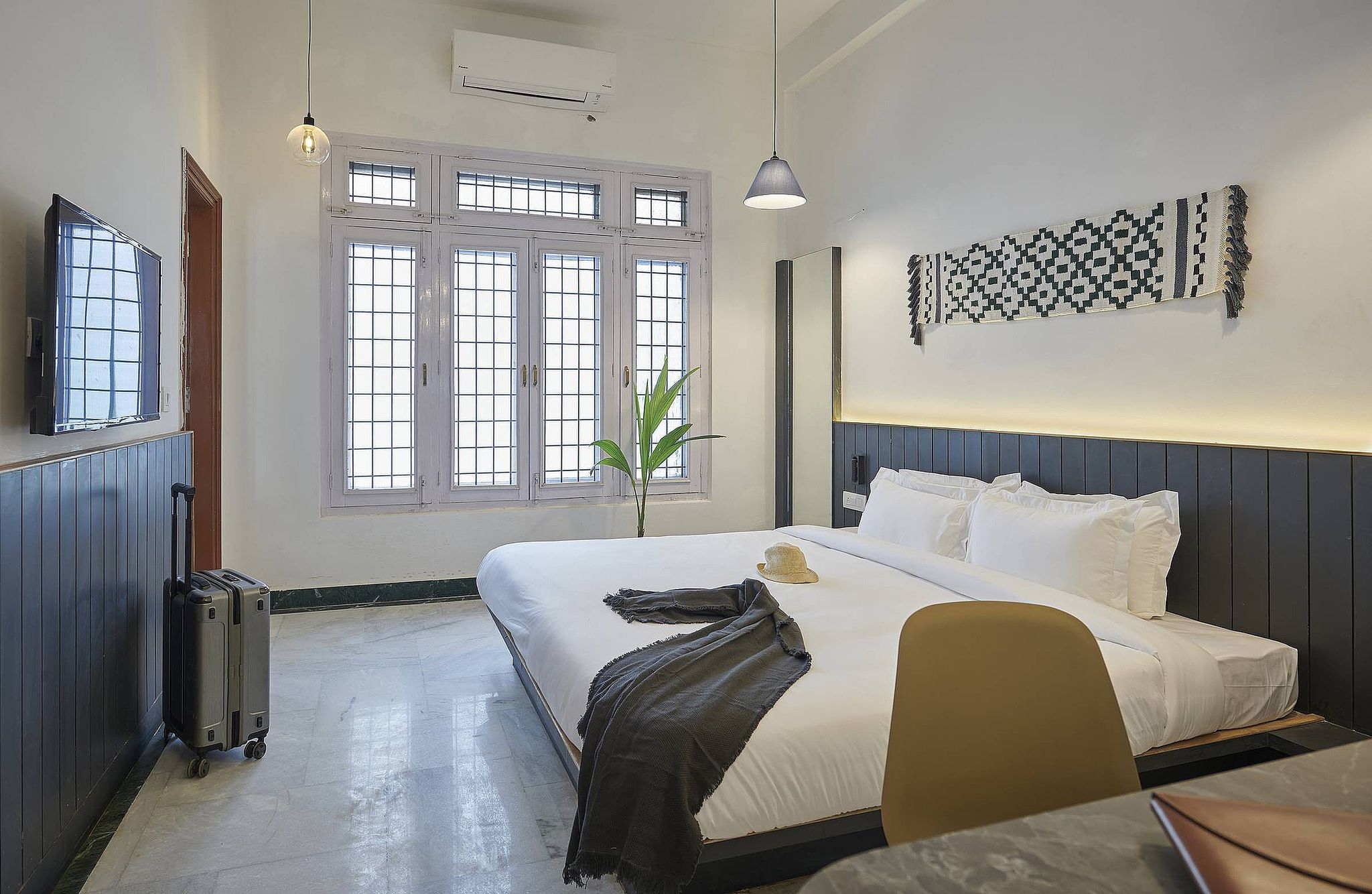 Poshtel VNS Queen Room 7