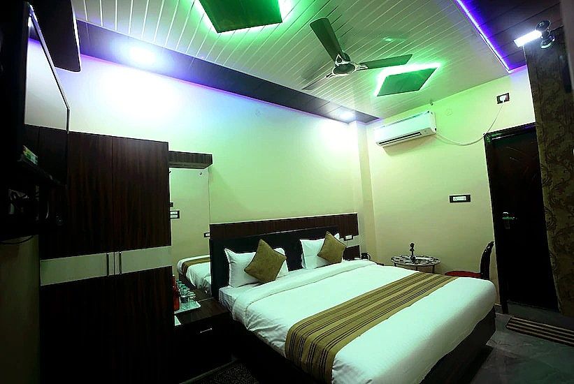 APS Palace Standard Room 8