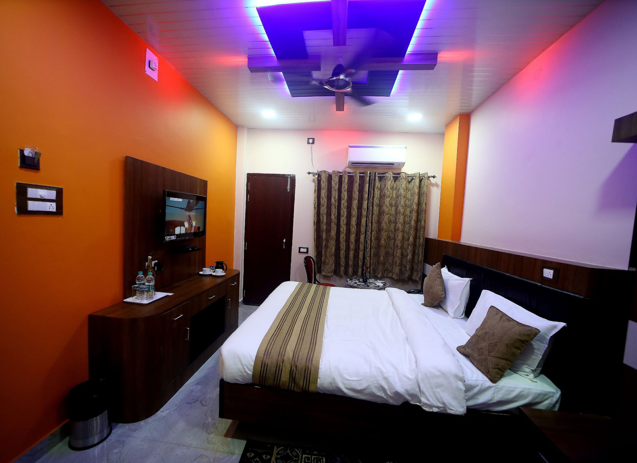 APS Palace Standard Room