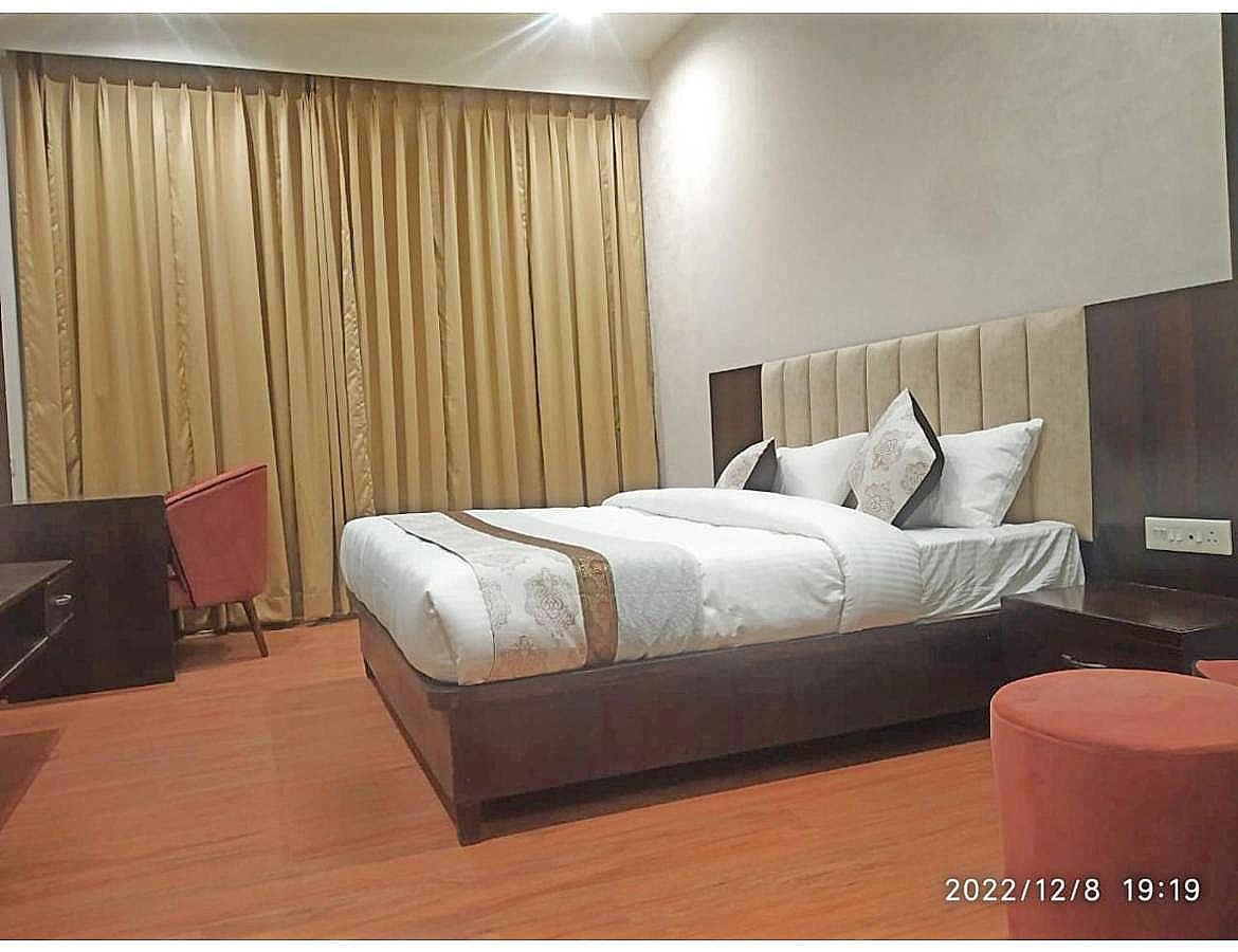 Hotel Dharohar, Varanasi Club Room