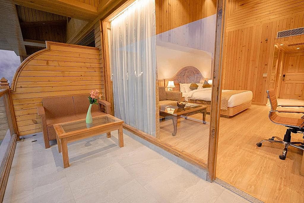 Club Royal Room with Valley, Rohtang View and Balcony
