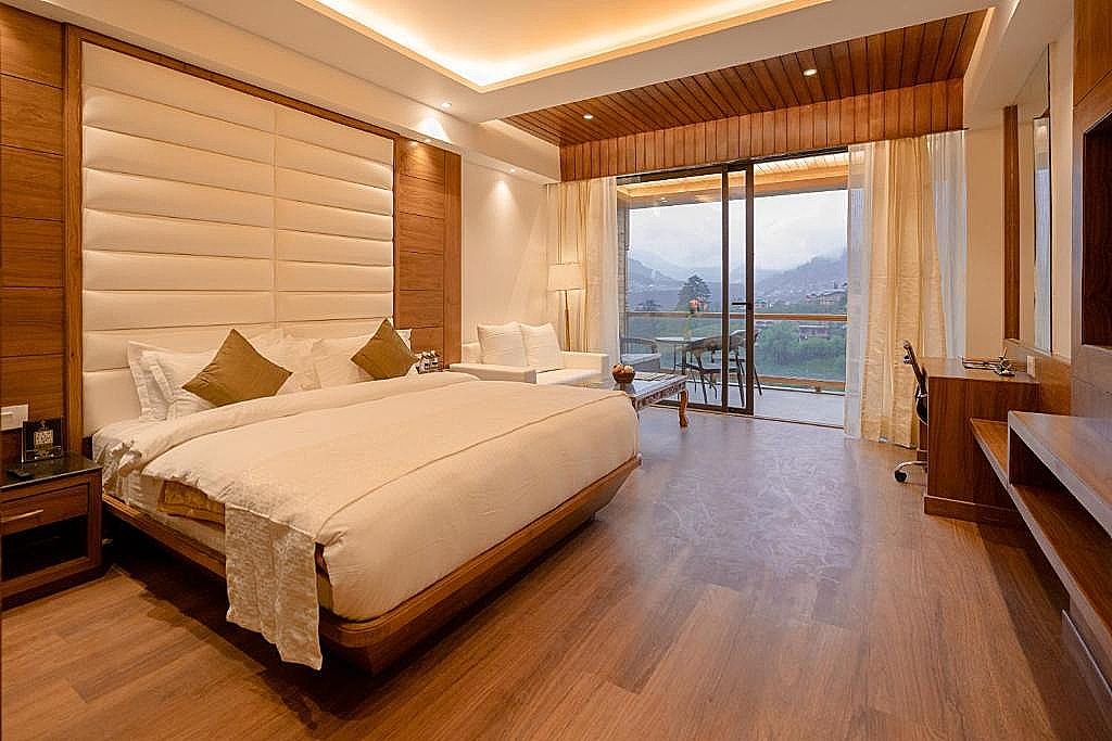 Club Royal Room with Valley, Rohtang View and Balcony