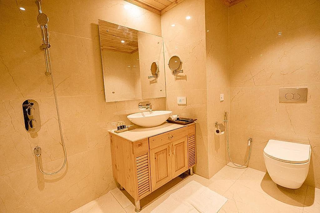 Club Royal Room with Valley, Rohtang View and Balcony