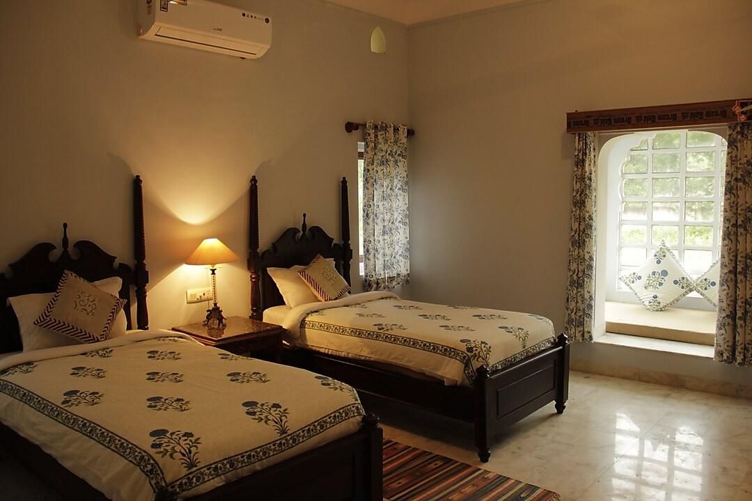 Superior Cottage